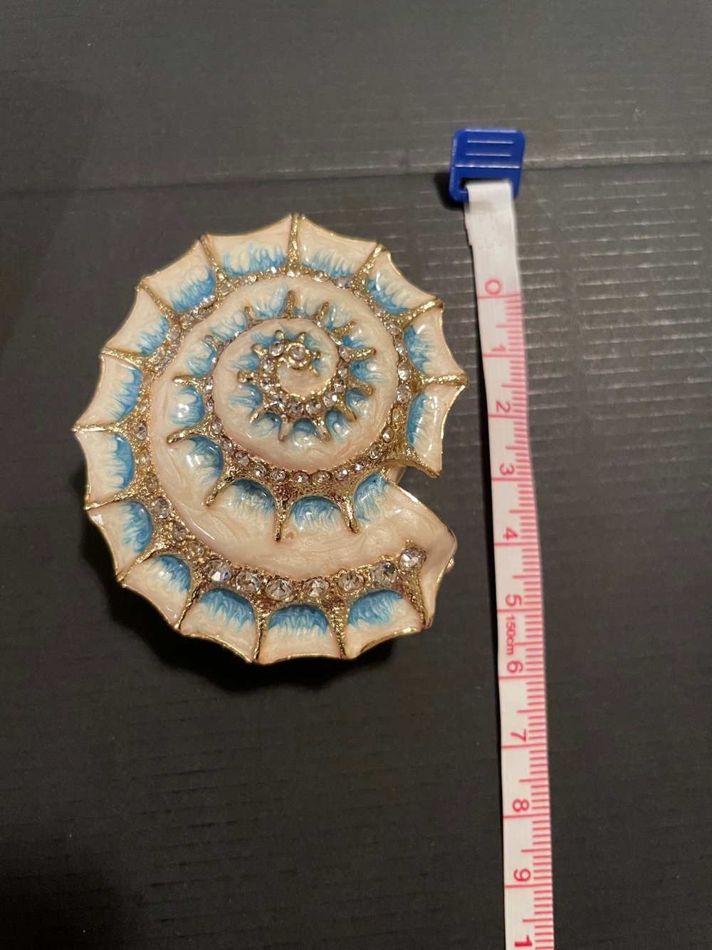 Tchotchke Decorative novelty shell container for tiny valuable trinkets..